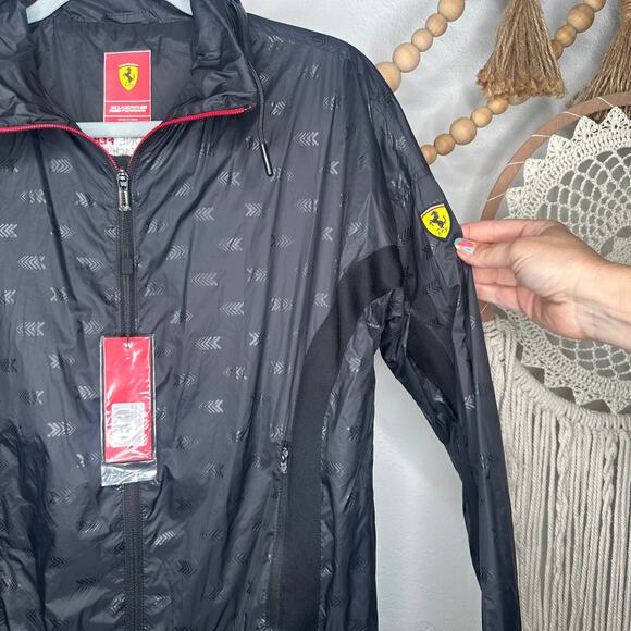 NEW Ferrari Scuderia Women's Arrow Black Packable Jacket - Picture 3 of 6